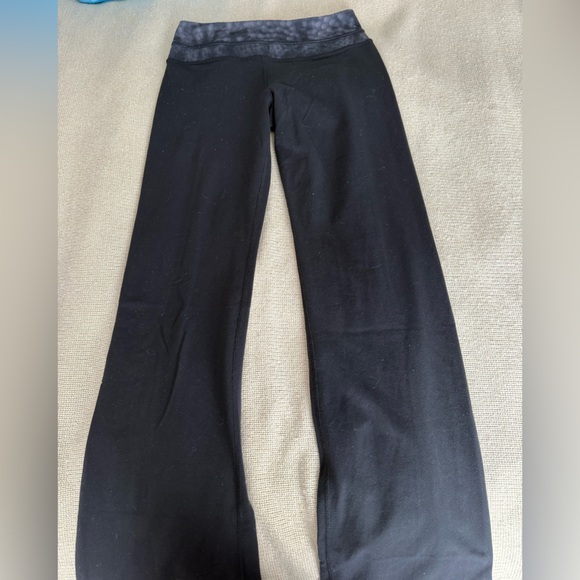 Lululemon Black Flare Leggings with Stretchy Performance Fabric NOT SOLD ANYMORE - Picture 1 of 2